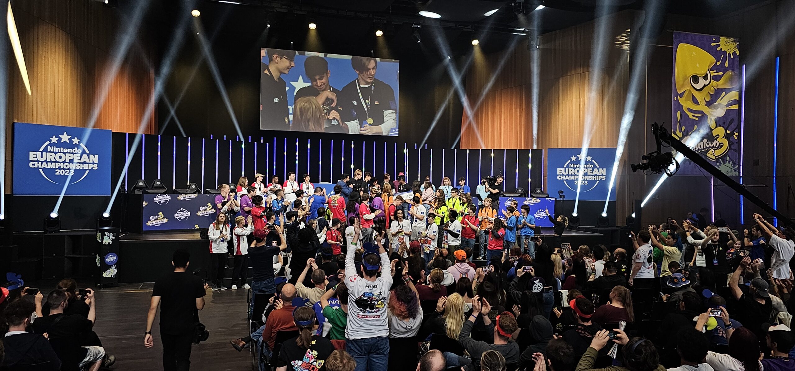 All splatoon players on stage during the ceremony